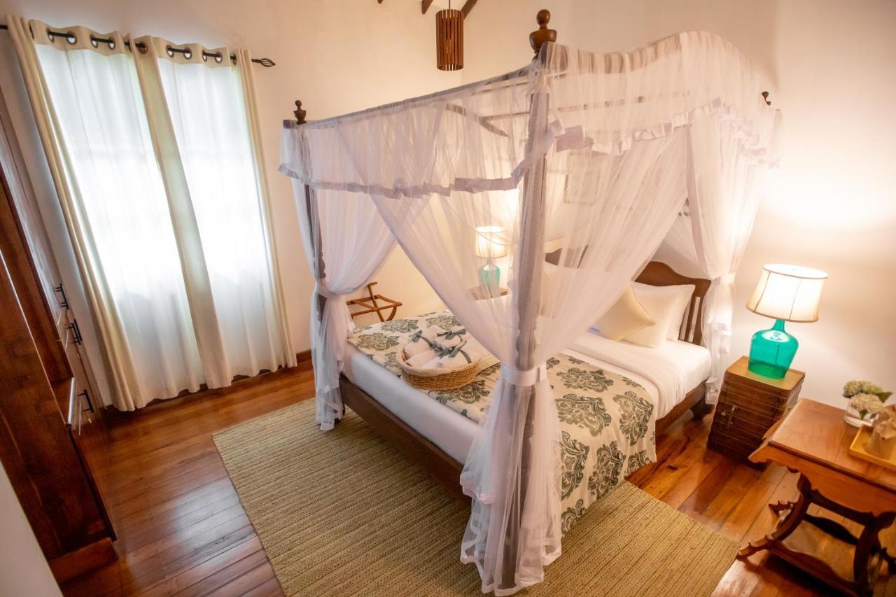 Manuel Manor Hotel Labugolla ภายนอก รูปภาพ